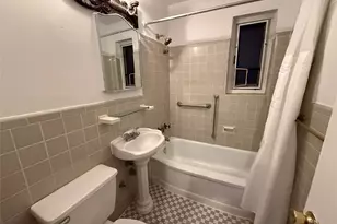 220-20 Stronghurst Ave, Queens Village, NY 11427 - Photo 8