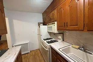 220-20 Stronghurst Ave, Queens Village, NY 11427 - Photo 6
