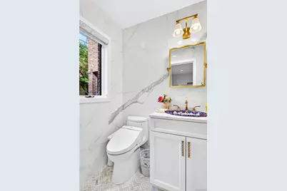 4 Parkwood Drive, Great Neck, NY 11023 - Photo 16