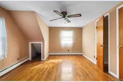 46 Woodbine Drive E, Hicksville, NY 11801 - Photo 22