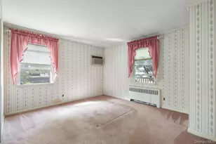 46 Woodbine Dr E, Hicksville, NY 11801 - Photo 16