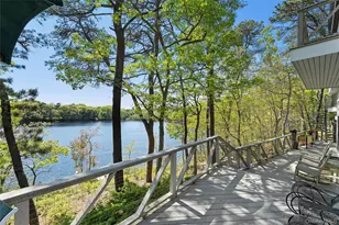 9 Lake View Ct, Southampton, NY 11968 - Photo 2