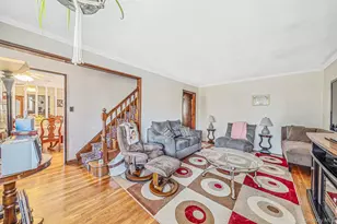 67 Holly Ave, Hempstead, NY 11550 - Photo 4