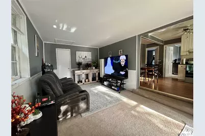 302 McCall Avenue, West Islip, NY 11795 - Photo 6