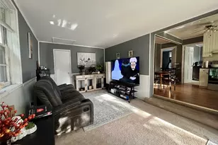 302 McCall Ave, West Islip, NY 11795 - Photo 6