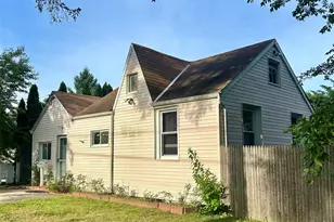 302 McCall Ave, West Islip, NY 11795 - Photo 2