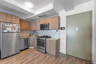 28-18 Astoria Blvd, Long Island City, NY 11102 - Photo 4