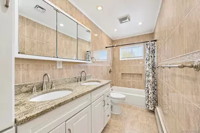 3 Avelaine Court, Babylon, NY 11702 - Photo 10