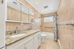 3 Avelaine Ct, Babylon, NY 11702 - Photo 10