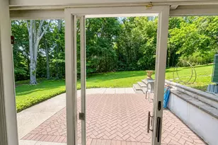 40 Maplewood Dr, Northport, NY 11768 - Photo 12