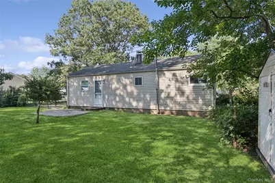 2719 Connecticut Avenue, Medford, NY 11763 - Photo 22