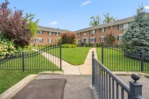 200 Merrick Rd, Amityville, NY 11701 - Photo 4