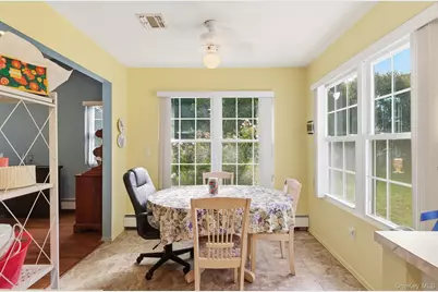 4 Joyces Way, Bay Shore, NY 11706 - Photo 12