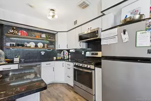 33 Fairview Cir, Middle Island, NY 11953 - Photo 10