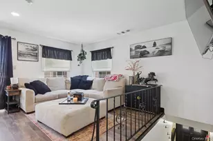33 Fairview Cir, Middle Island, NY 11953 - Photo 6