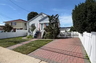 112 Morgan St, Hicksville, NY 11801 - Photo 2