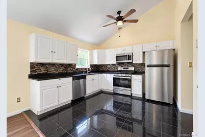 6 Gordal Lane, Coram, NY 11727 - Photo 6