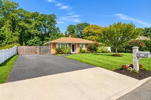 542 Agamemnon Ave, Bellport, NY 11713 - Photo 2