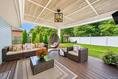 542 Agamemnon Avenue, Bellport, NY 11713 - Photo 10