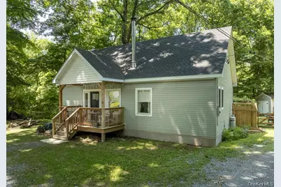 13-14 Creekside Place, Pleasant Valley, NY 12569 - Photo 4