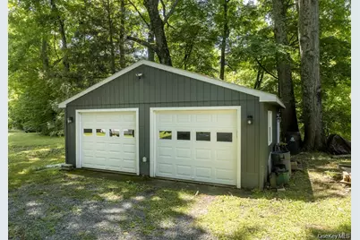 13-14 Creekside Place, Pleasant Valley, NY 12569 - Photo 12