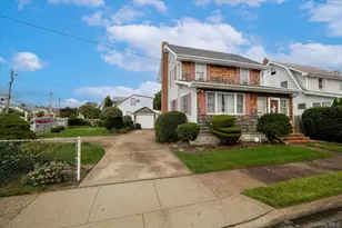 47 Chester Ct, Oceanside, NY 11572 - Photo 2