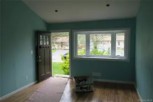 1703 Manatuck Blvd, Bay Shore, NY 11706 - Photo 4