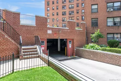 99-32 66 Road #5W, Rego Park, NY 11374 - Photo 18