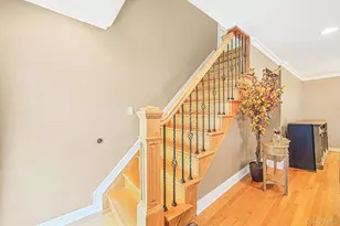 204 W 3rd St, Deer Park, NY 11729 - Photo 32