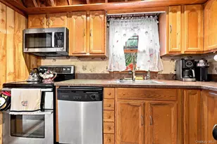 124 E Woodside Ave, Patchogue, NY 11772 - Photo 12