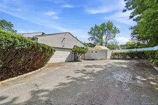 124 E Woodside Ave, Patchogue, NY 11772 - Photo 2