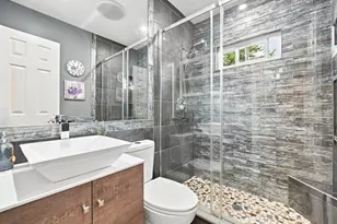 40 Greenwood Dr, North Babylon, NY 11703 - Photo 16