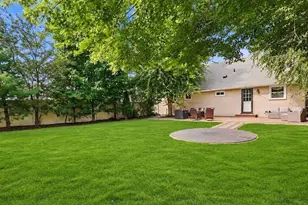 40 Greenwood Dr, North Babylon, NY 11703 - Photo 30