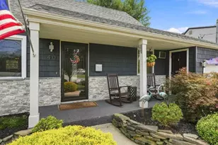 40 Greenwood Dr, North Babylon, NY 11703 - Photo 2