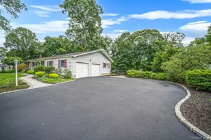 24 Spruce St, Smithtown, NY 11787 - Photo 4