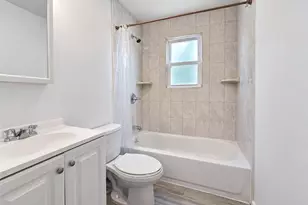 678 Clinton Ave, Uniondale, NY 11553 - Photo 22