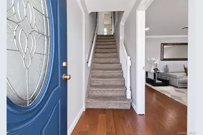 678 Clinton Avenue, Uniondale, NY 11553 - Photo 2