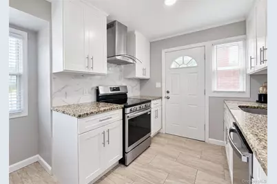 678 Clinton Avenue, Uniondale, NY 11553 - Photo 8