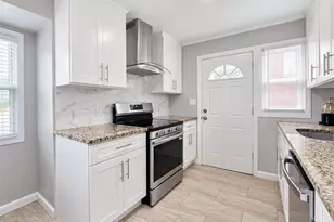 678 Clinton Ave, Uniondale, NY 11553 - Photo 8
