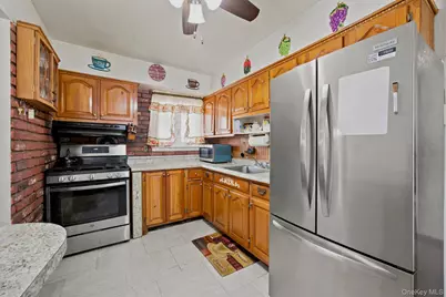 983 Cayuga Road, West Hempstead, NY 11552 - Photo 6