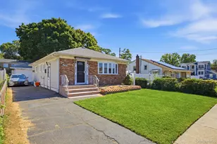 983 Cayuga Rd, West Hempstead, NY 11552 - Photo 2