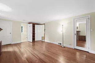 2 Amherst Road E, Great Neck, NY 11021 - Photo 22