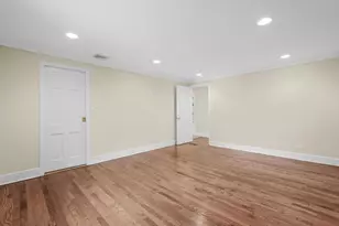 2 Amherst Road E, Great Neck, NY 11021 - Photo 26