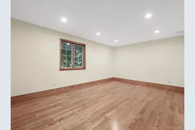2 Amherst Road E, Great Neck, NY 11021 - Photo 28