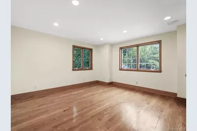 2 Amherst Road E, Great Neck, NY 11021 - Photo 30