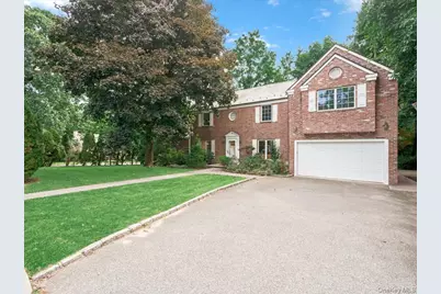 2 Amherst Road E, Great Neck, NY 11021 - Photo 4