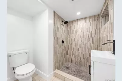 122-19 Lucas Street, Springfield Gardens, NY 11413 - Photo 18