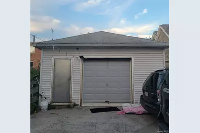 248 Graff Avenue, Bronx, NY 10465 - Photo 10