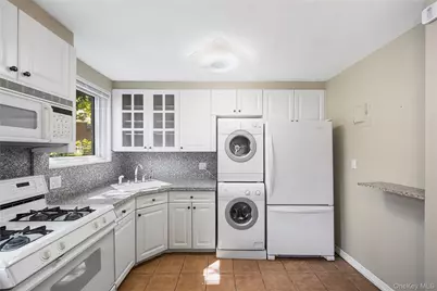 218-10 67th Avenue #Lower, Bayside, NY 11364 - Photo 4