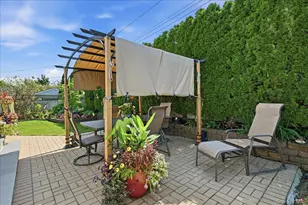 809 Garden Dr, Franklin Square, NY 11010 - Photo 26